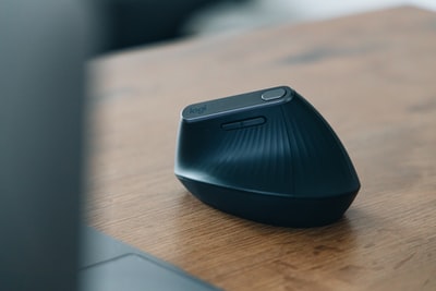 コンピューターでコードレスマウスを有効にする方法